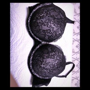 Black and velvet lined Bra